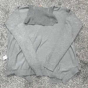 One A Sweater Size M